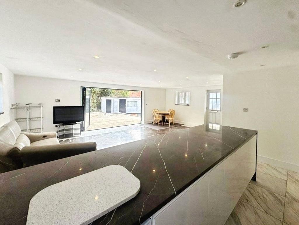 Reception/Kitchen