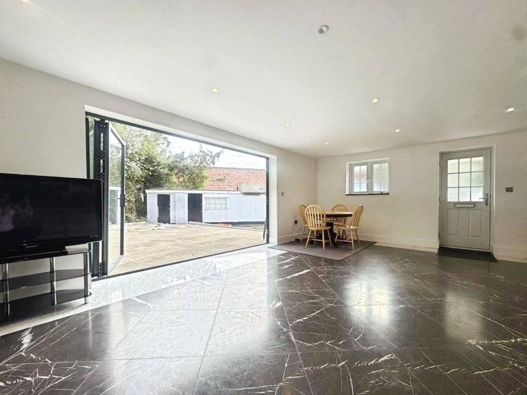 Reception/Kitchen