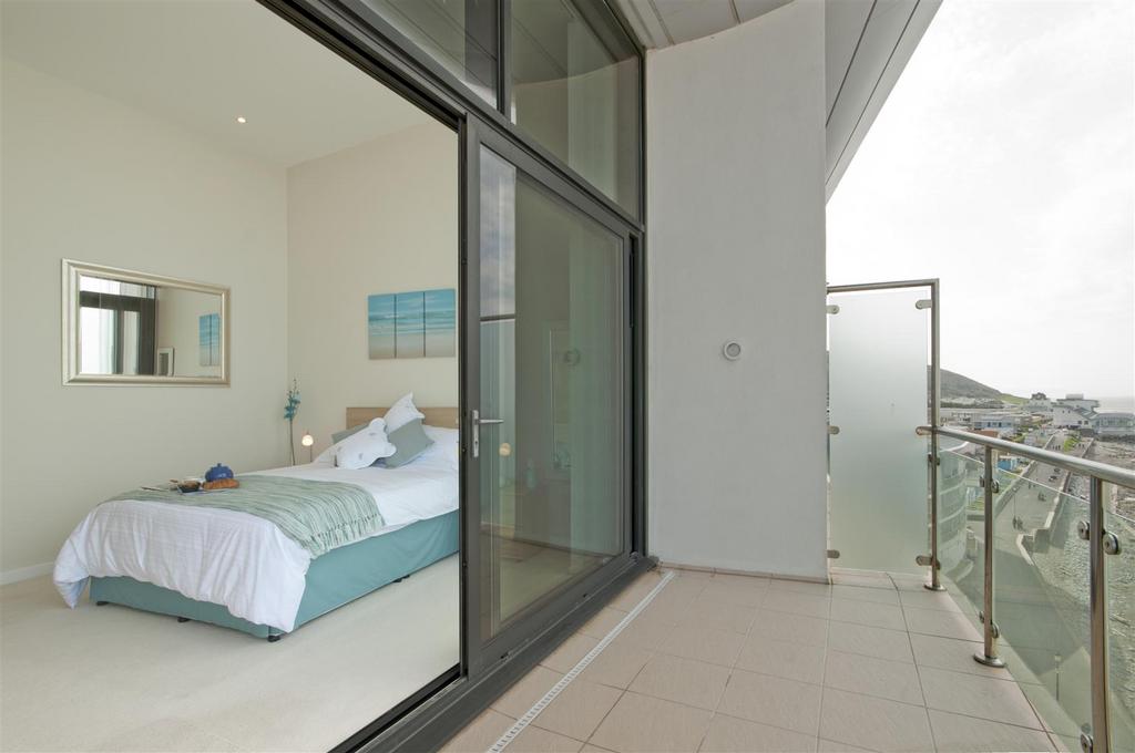 Master bedroom 08.jpg
