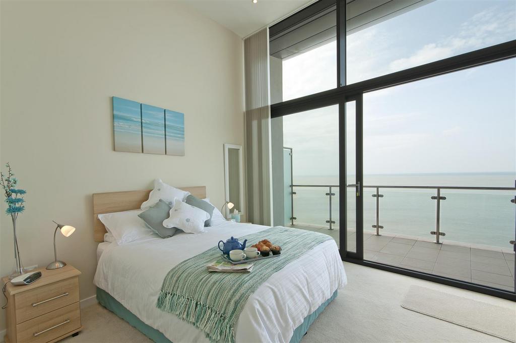 Master bedroom 06.jpg