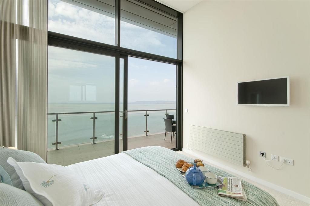 Master bedroom 07.jpg