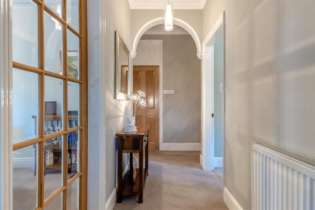 8660343-interior15.jpg