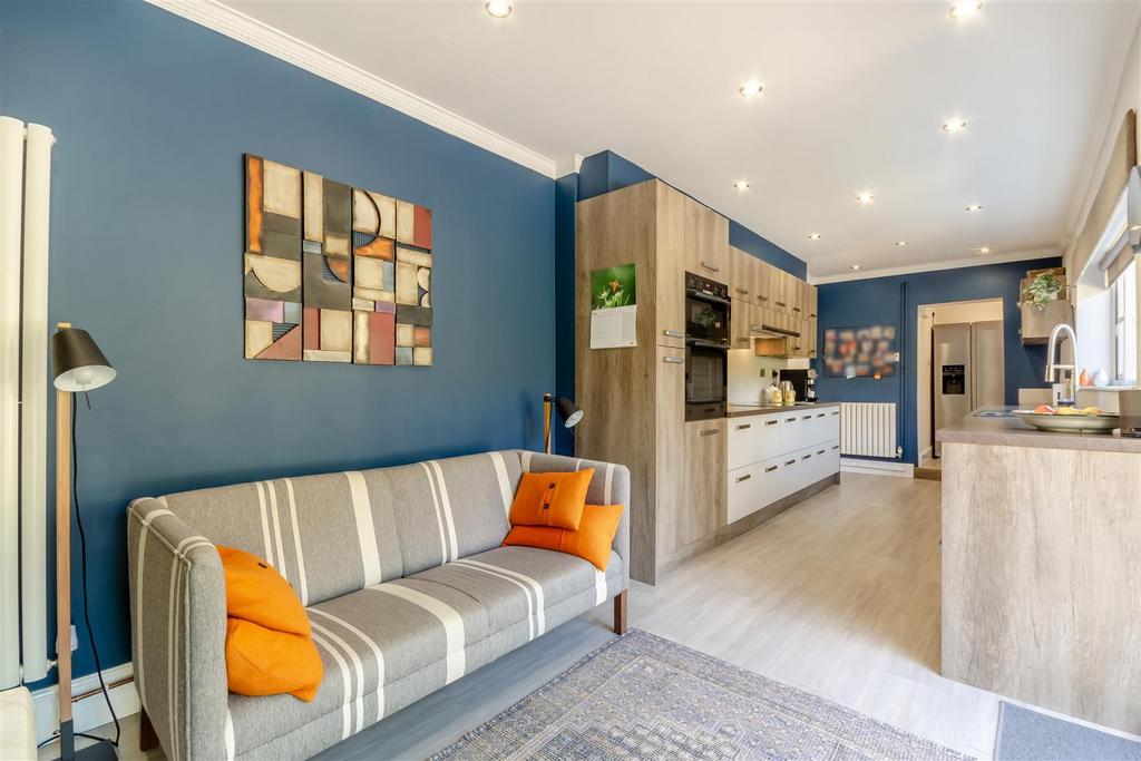 8660343-interior38.jpg