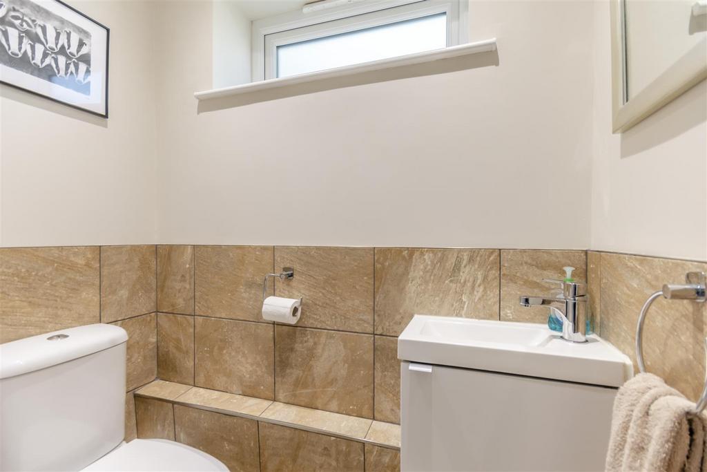 8660343-interior43.jpg