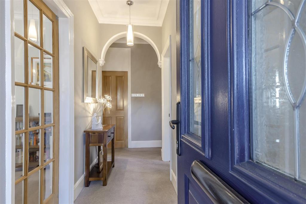 8660343-interior16.jpg