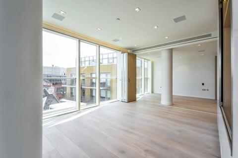 undefined, Duchess Walk, London Bridge, London, SE1