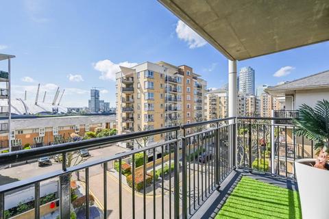 3 bedroom flat to rent, Newport Avenue, Canary Wharf, London, E14
