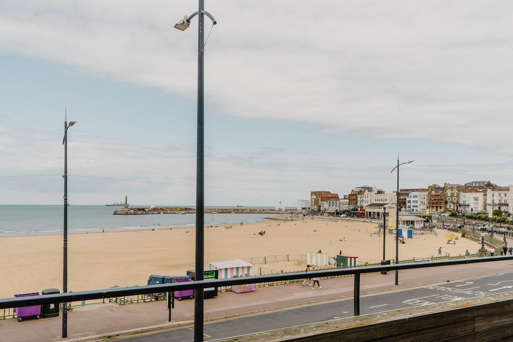 300174 - Marine Terrace Flat 5 Hig Res-23.jpg