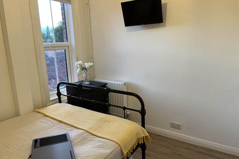undefined, High Street, Godalming GU7