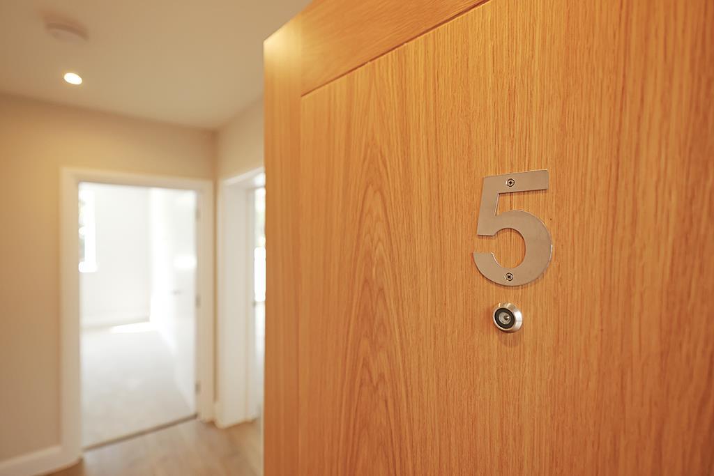 1-Cobham Rd-Apt-5-Kitchen-7693.jpg
