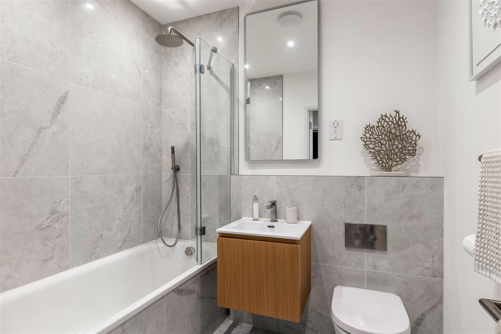 5 Mc Laren Court, 1 Cobham Road, KT22  9 AU-3.jpg