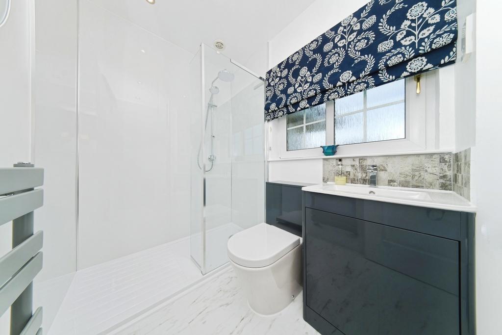 En Suite Shower Room