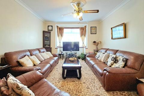 undefined, Birkbeck Avenue, Greenford UB6