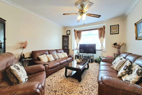 undefined, Birkbeck Avenue, Greenford UB6