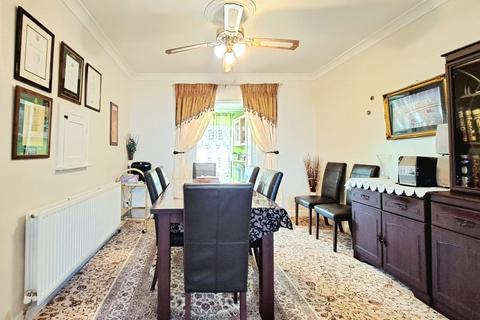 undefined, Birkbeck Avenue, Greenford UB6