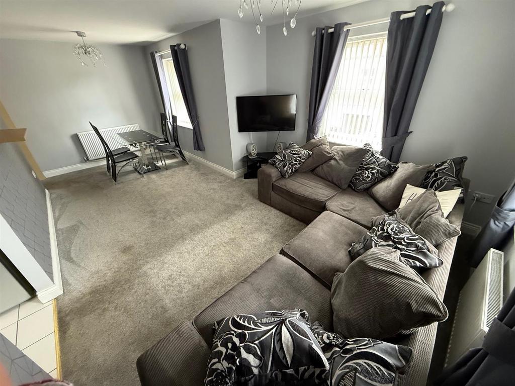 SD76 Lounge2.jpg