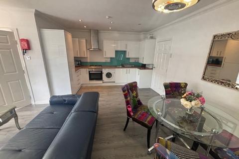 2 bedroom apartment to rent, 11b Carmyle Avenue, Carmyle