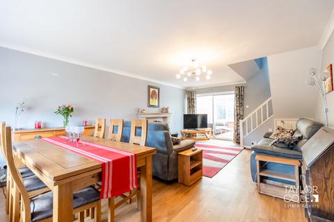 4 bedroom detached house for sale, Croft Close, Elford