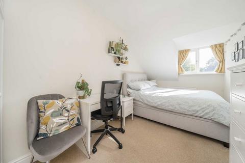 undefined, Blenheim Gardens, London NW2