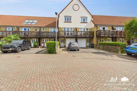 3 bedroom terraced house for sale, Tintagel Way, Portsmouth PO6