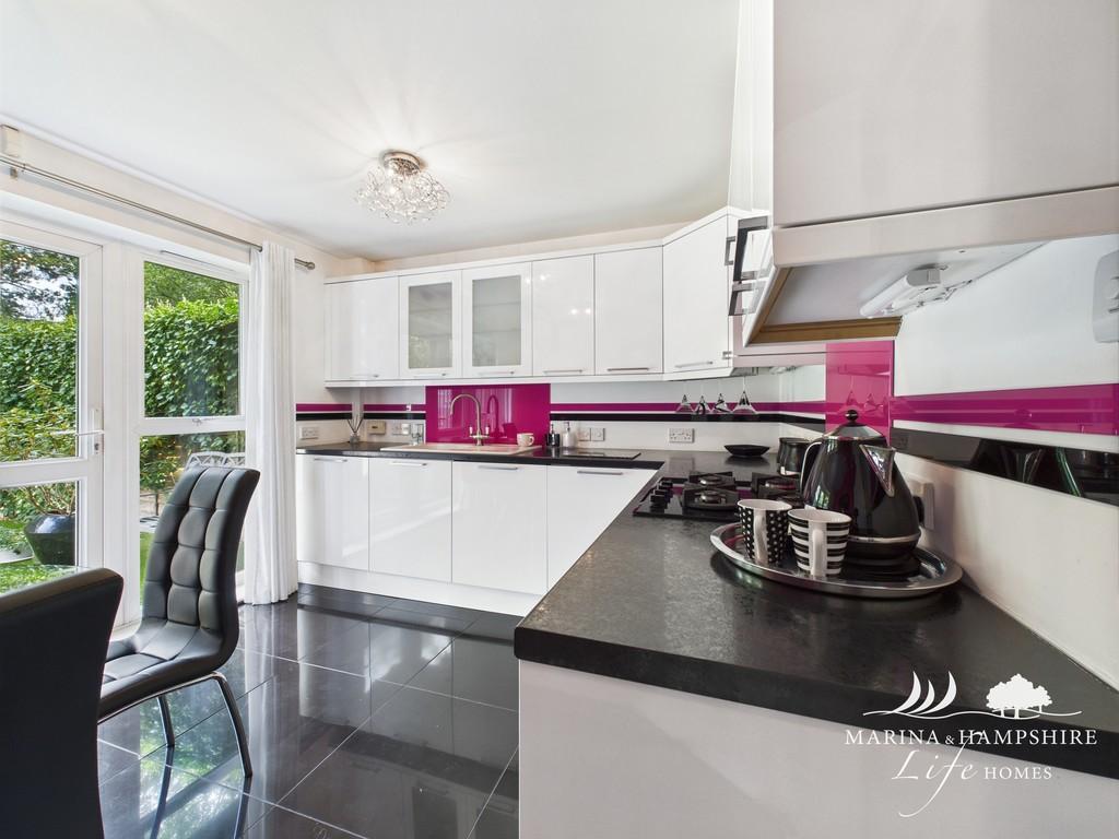 Cam03691 g0 pr0066 still006