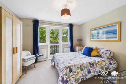 3 bedroom terraced house for sale, Tintagel Way, Portsmouth PO6