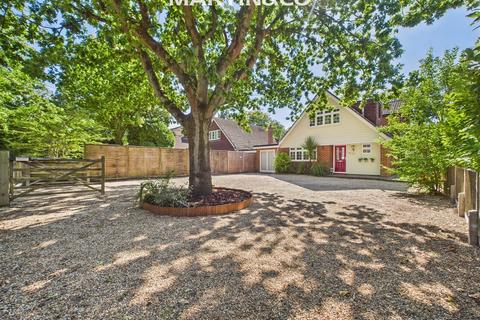 4 bedroom detached house for sale, Nash Grove Lane, Finchampstead