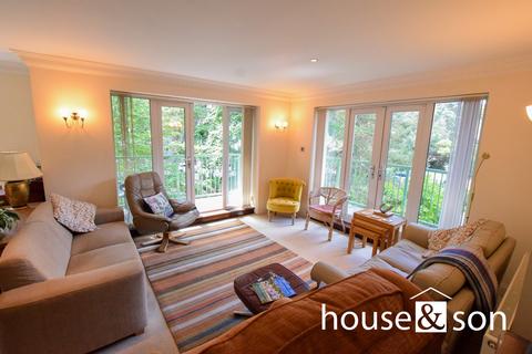 2 bedroom apartment for sale, Embassy Court, 26 Gervis Road, East Cliff, Bournemouth, BH1