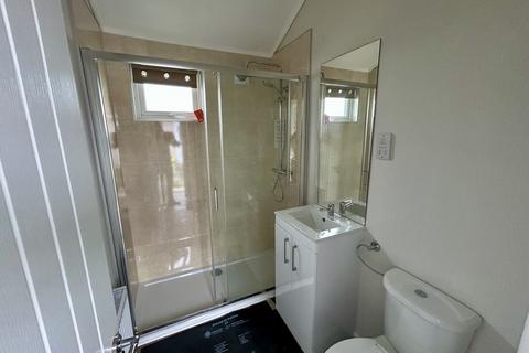 1 bedroom mobile home for sale, Longcroft Drive, Waltham Cross
