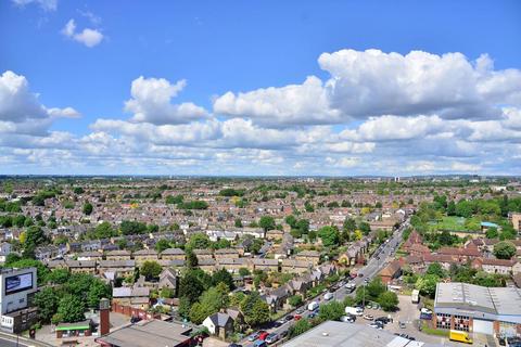 1 bedroom flat for sale, Great West Quarter, Brentford, TW8