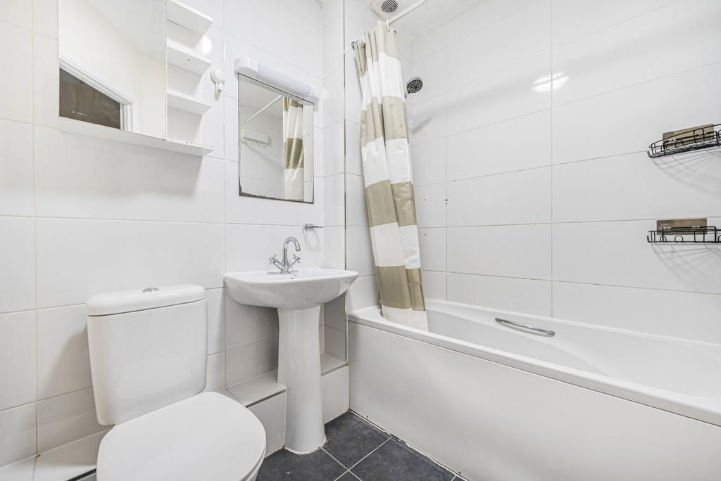 1341403-4-689ef8e...