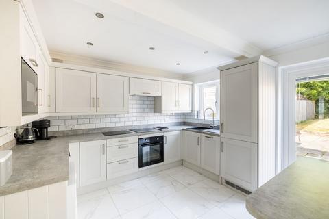 Lincolns Mead, Lingfield, RH7