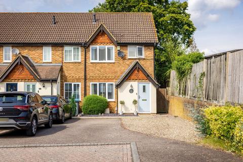 3 bedroom end of terrace house for sale, Lincolns Mead, Lingfield, RH7