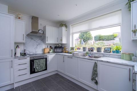 4 bedroom detached house for sale, Knowbury Avenue, Penarth