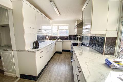 4 bedroom detached bungalow for sale, Yew Tree Close, Hedge End, SO30