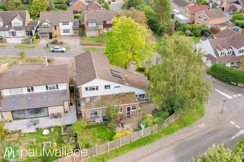 4 bedroom detached house for sale, Mandeville Close, Broxbourne