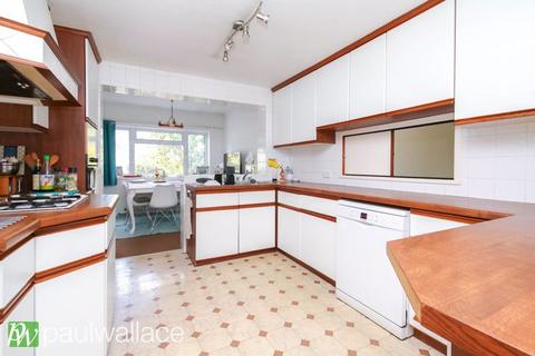 4 bedroom detached house for sale, Mandeville Close, Broxbourne