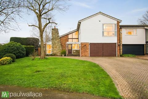Mandeville Road|Approx. 2,000 Sq Ft Detached Family Home, Double Garage & Large Driveway