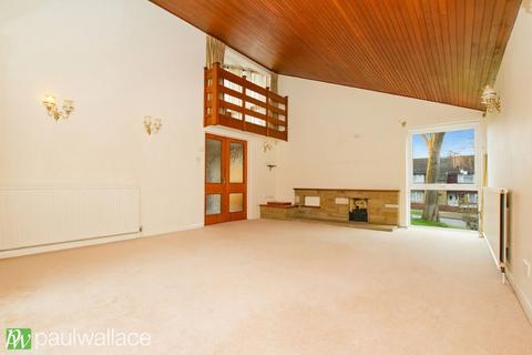 4 bedroom detached house for sale, Mandeville Road|Approx. 2,000 Sq Ft Detached Family Home, Double Garage & Large Driveway