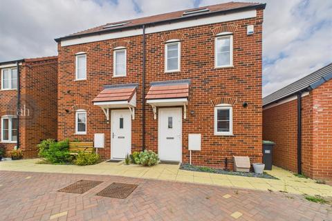 3 bedroom semi-detached house for sale, Ghent Field Circle, Thurston