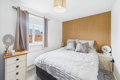 3 bedroom semi-detached house for sale, Ghent Field Circle, Thurston