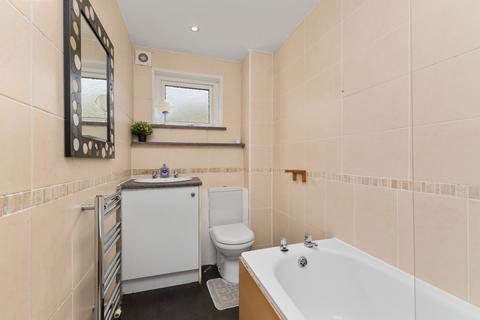 11 Bughtlin Place, Edinburgh, EH12 8UY