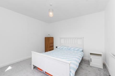 11 Bughtlin Place, Edinburgh, EH12 8UY