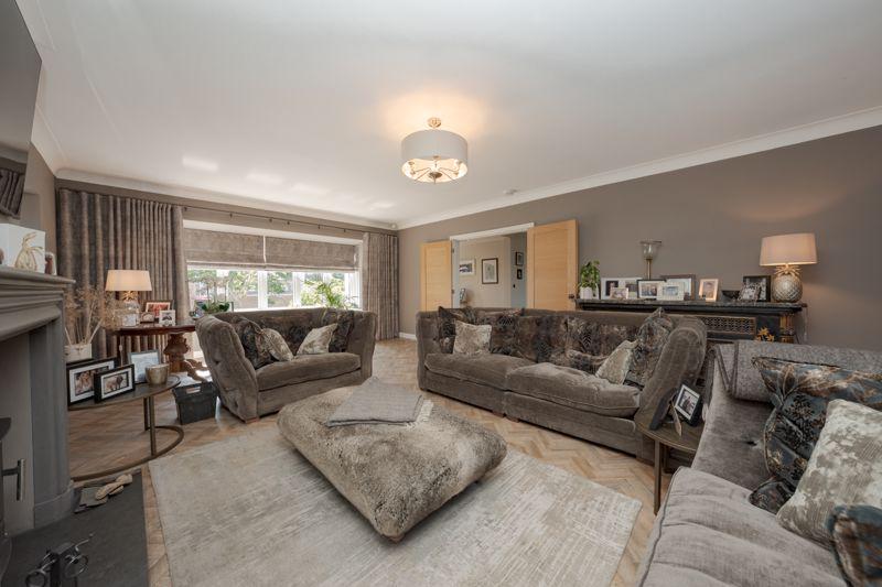Lounge 2