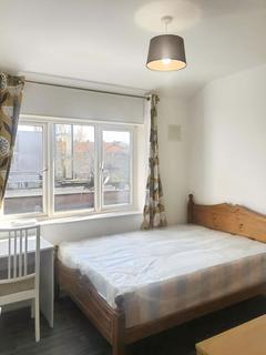 5 bedroom property to rent, Brunel Road, London SE16