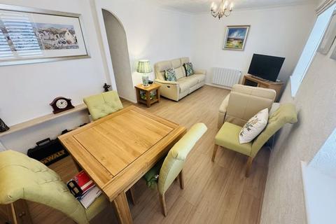 2 bedroom retirement property for sale, Eskdale Avenue, Northolt