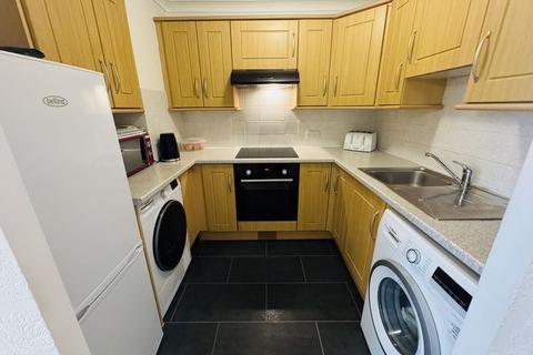 2 bedroom retirement property for sale, Eskdale Avenue, Northolt