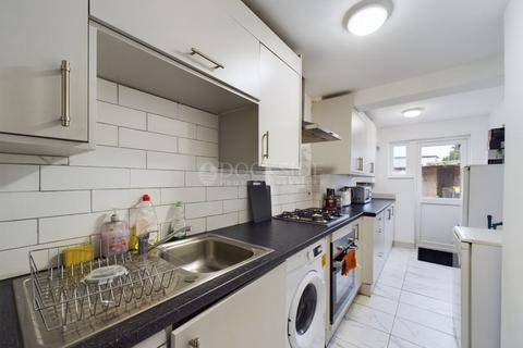 5 Randolph Approach, London, E16 3HU
