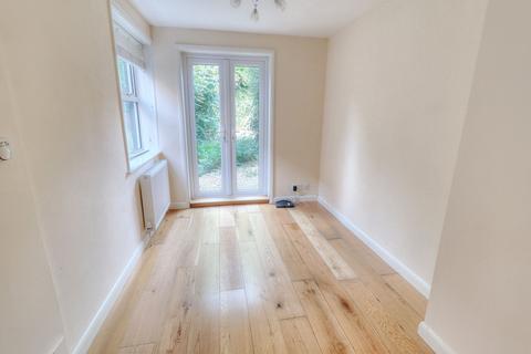 63 Mill Road, Stokenchurch, High Wycombe, HP14 3TP