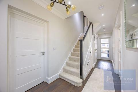 5 bedroom semi-detached house for sale, Kings Avenue, Woodford Green IG8